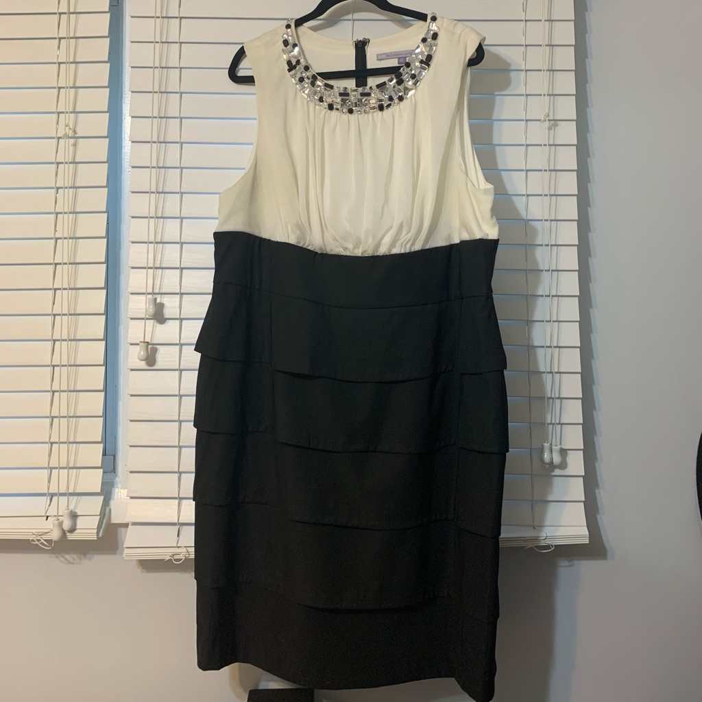 Woman’s +Size Sleeveless Dress